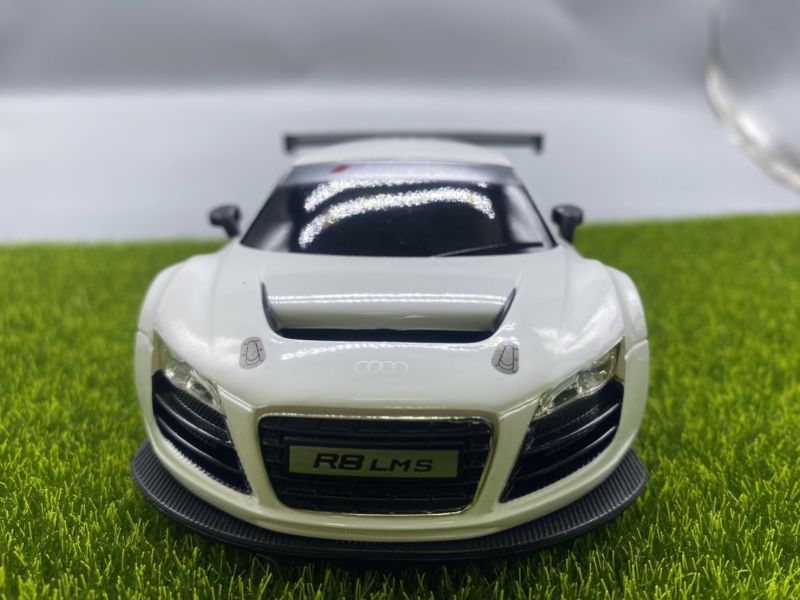 Audi R8 賽道版 1/24 遙控車 