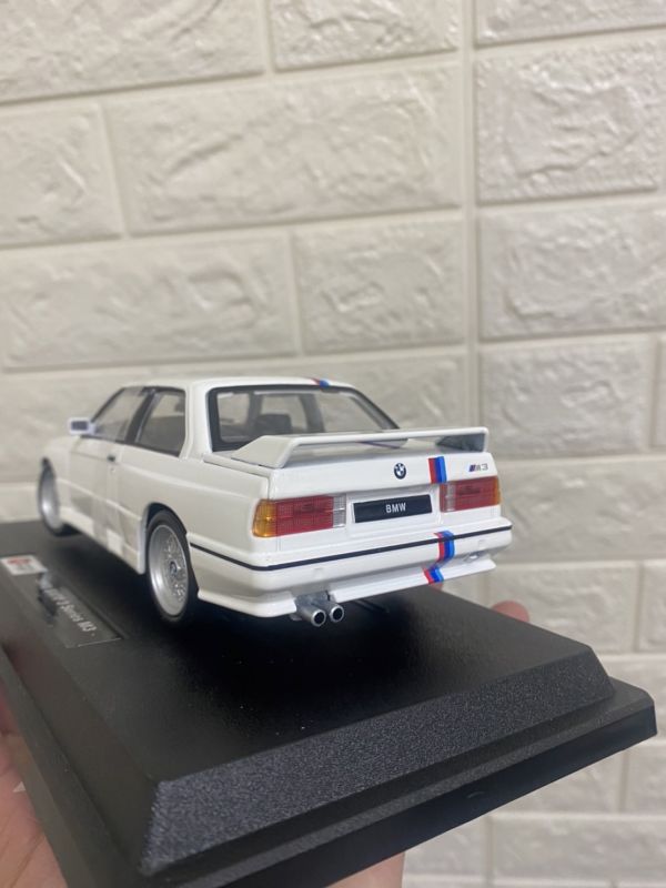 1/24 Bburago BMW E30 M3 
