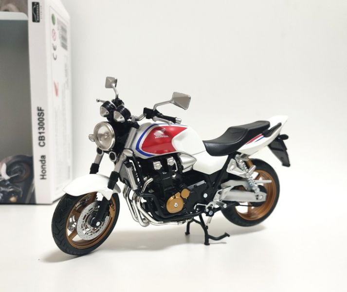 1/12 本田 CB1300SF 重機模型 