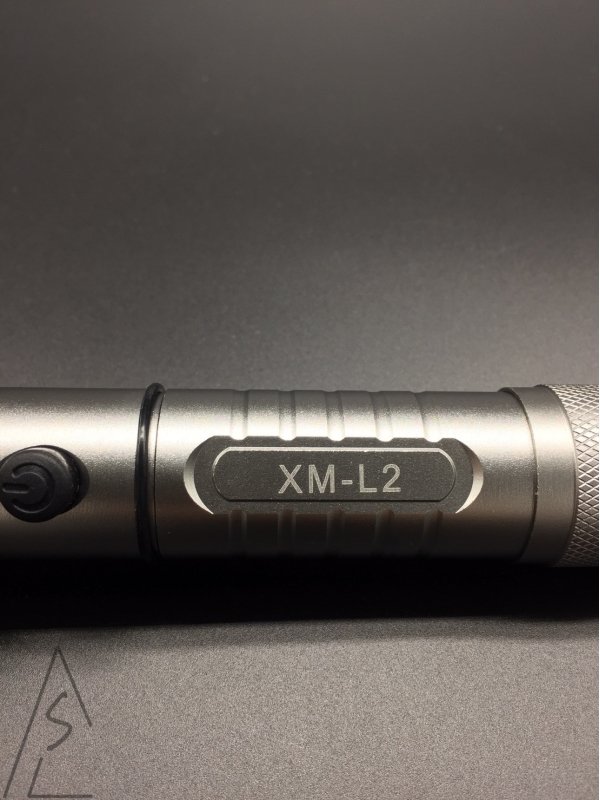 爆亮強光 L2級 尖刺強光手電筒 防身 居家安全 