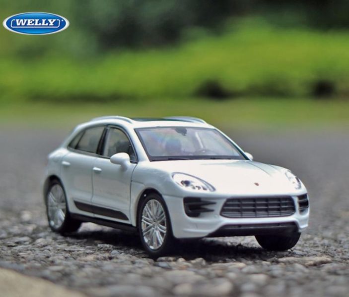 1:36 Welly 威利 保時捷 MACAN J01 