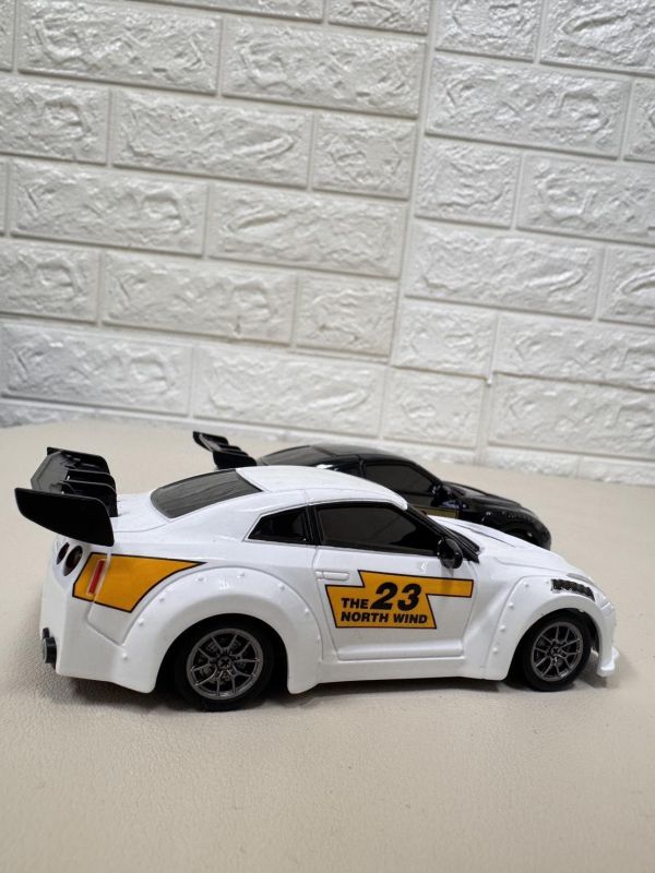 1:43  全比例 迷你遙控甩尾車 飄移車 