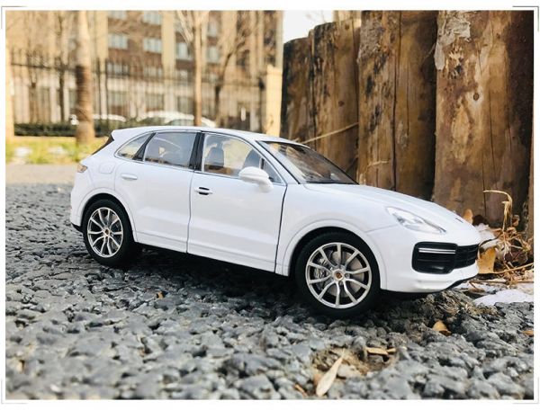 1/24 保時捷 cayenne 卡宴 合金車 