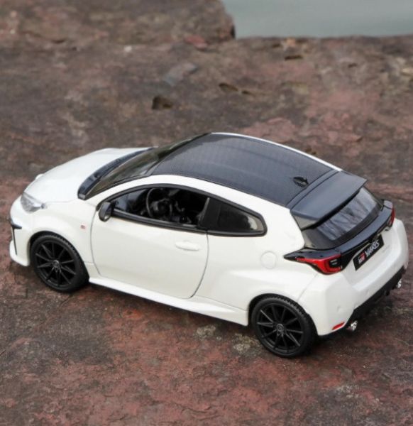 1/24 GR YARIS 暴力鴨 合金車 1:24 