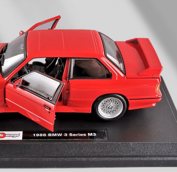 1/24 Bburago BMW E30 M3 