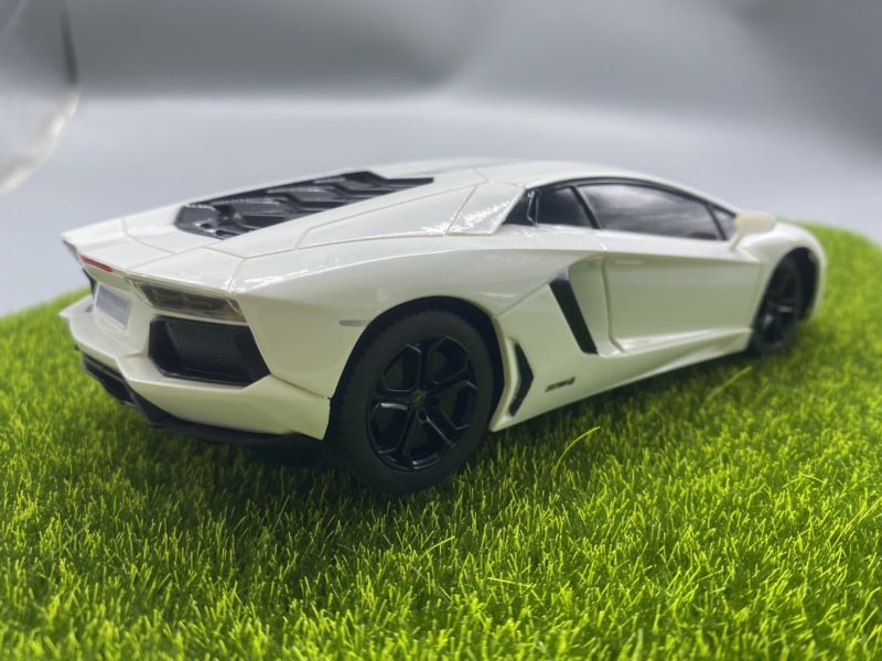 藍寶堅尼 大牛 LP700-4  1/24 遙控車 