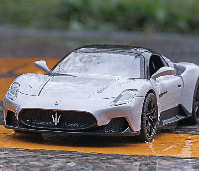 1:22 瑪莎拉蒂 MC20 高仿真合金車 