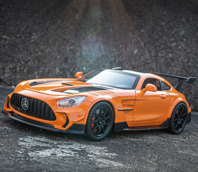 1/22 重裝 AMG GT 合金車 
