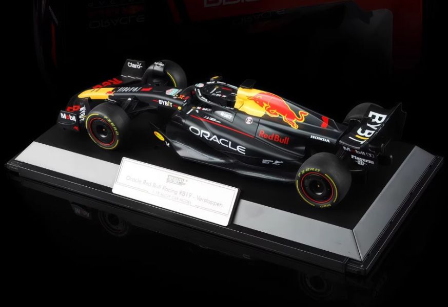 1/18 F1 紅牛 RB19 授權合金車 1:18 