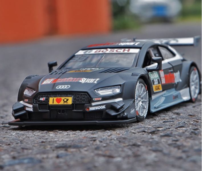 1/32 組裝式 奧迪 RS5  