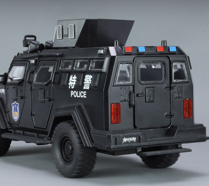 1/24 劍齒虎 警車 武裝車  合金車 