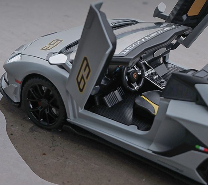 1/24 藍寶堅尼 SVJ63 1:24 合金車 模型車 跑車 
