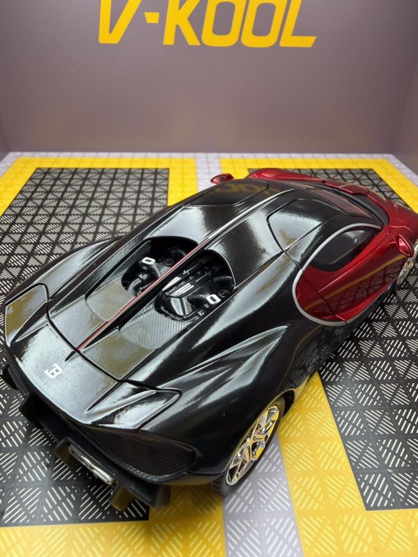 1/24 布加迪 陀飛輪 1:24 合金車 