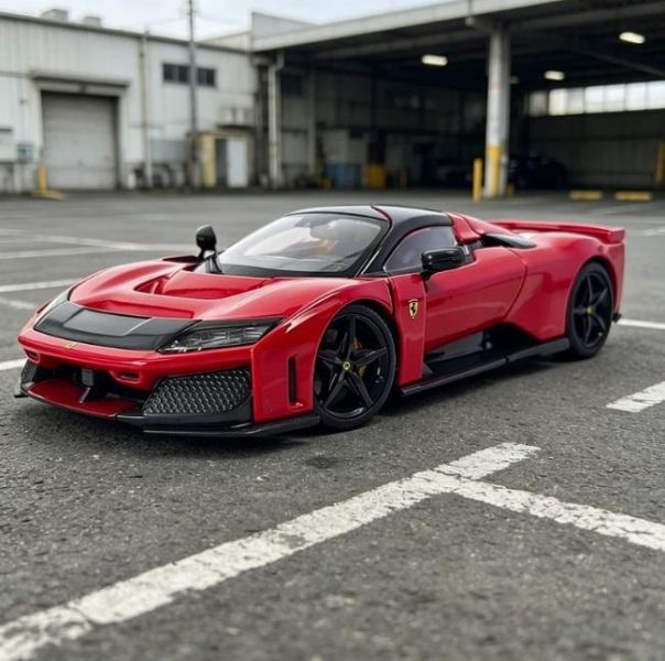 1/24 法拉利 F80 比美高 1:24 合金車 