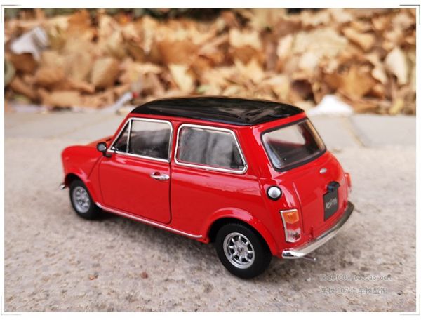 Welly 威利 正版授權 1：24 MINI COOPER 1300 合金車 