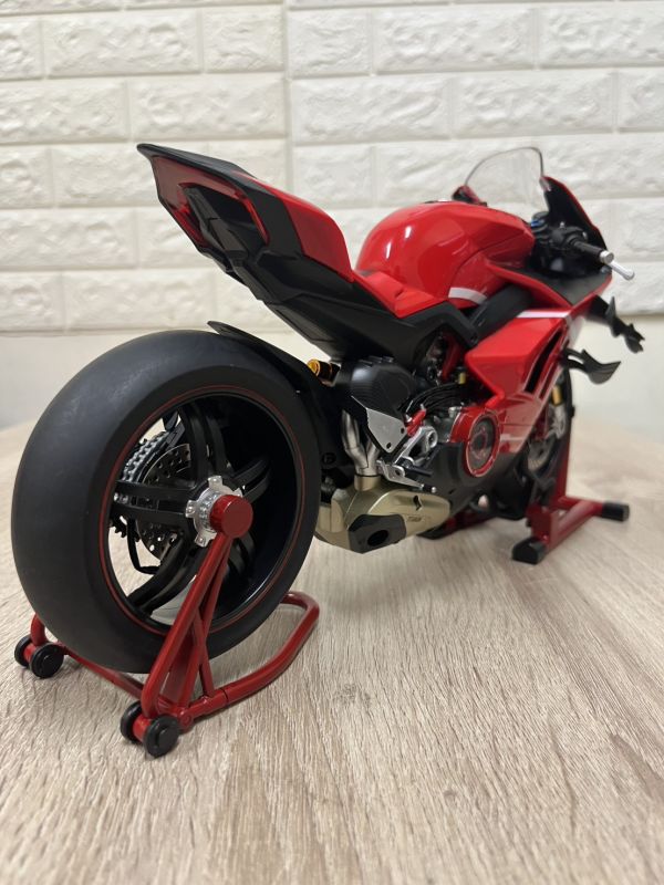1:7 杜卡迪 動態版 V4 1/7 重機模型 