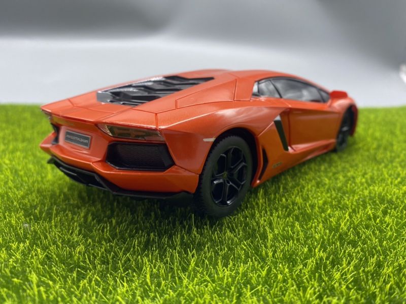 藍寶堅尼 大牛 LP700-4  1/24 遙控車 