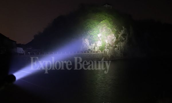 P50 防水 強力爆亮手電筒 