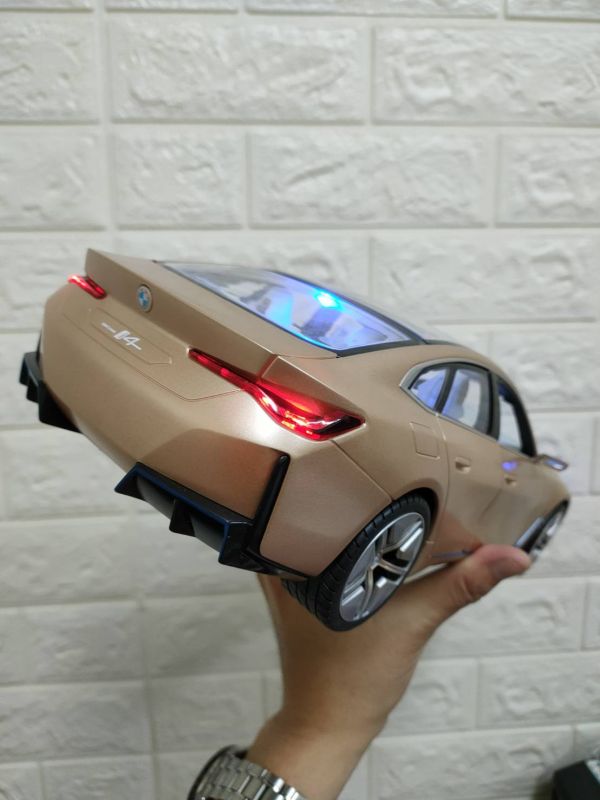 BMW 授權 I4 遙控車 