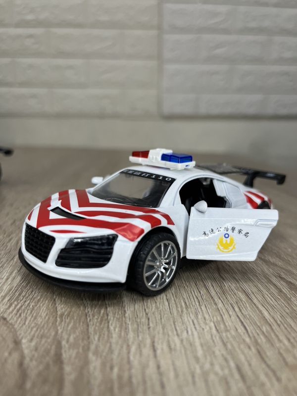 1:36 台灣限定版 合金警車 警察車 