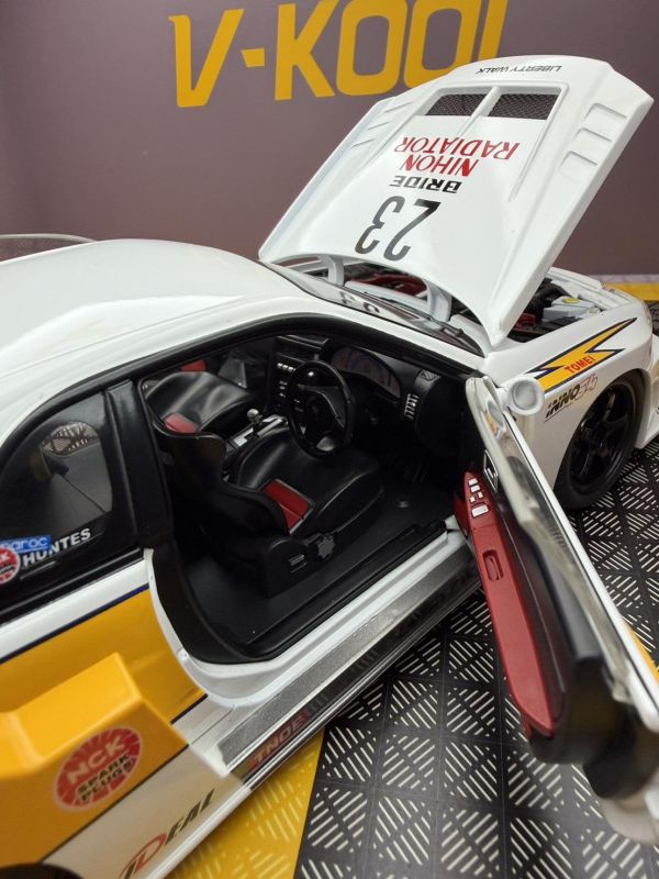 1:18 爆走改裝版 GTR 合金車 