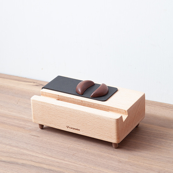 Amplifier Phone Holder 擴音、手機座、趣味小物、詼諧、擲筊、信仰,木匠,木匠兄妹,禮物,精品,辦公用品,居家用品,居家裝飾,台灣製造,交換禮物,造型,生日禮物,年節禮物,聖誕禮物,手機座,手機架,療癒,木製,造型,收納