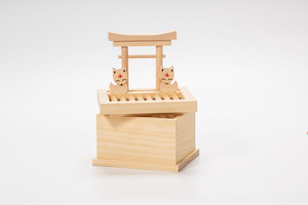 Blessing Saisen Box 木匠,木匠兄妹,禮物,精品,辦公用品,居家用品,居家裝飾,台灣製造,交換禮物,造型,生日禮物,年節禮物,聖誕禮物,療癒,木製,造型,收納,台灣製造