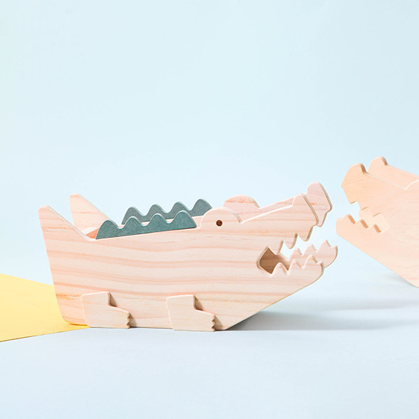 Crocodile Storage Box 木匠,木匠兄妹,禮物,精品,辦公用品,居家用品,居家裝飾,台灣製造,交換禮物,造型,生日禮物,年節禮物,聖誕禮物,兒童節,療癒,木製,造型,收納,置物,鱷魚,膠帶,名片,MEMO,文具