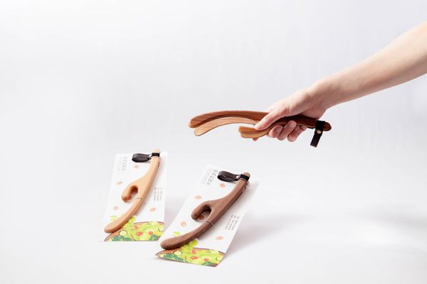 ANTLER SHAPED FOOD TONGS 木匠,木匠兄妹,,木製,兒童餐具,送禮,烘焙,麵包,美食,年節送禮,生日禮物,台灣製,麋鹿,鹿角,料理夾,廚房,廚房用具,裝飾