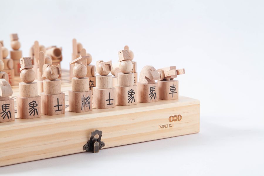 客製化禮品(ODM)-台北101立體象棋 固碳量3164g/CO2e 木匠,木匠兄妹,客製,獨一無二,居家,商業,木製,台灣製造,造型,收納,置物,聯名,精品,禮物,設計,LOGO,立體象棋,象棋,天龍八部