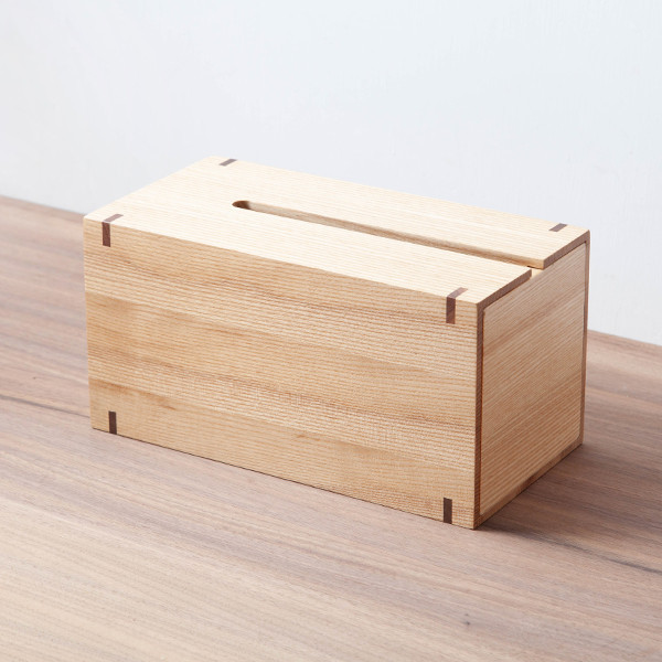WOODBERG |【源面紙盒(胡桃)-固碳量1373克】 面紙盒,直立式,不占空間,收納,木匠,木匠兄妹,禮物,精品,辦公用品,居家用品,居家裝飾,台灣製造,交換禮物,造型,生日禮物,年節禮物,聖誕禮物,木製,衛生紙