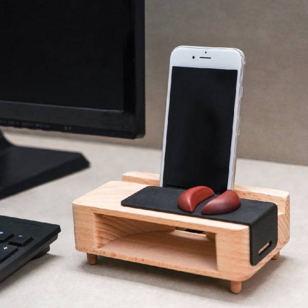 Amplifier Phone Holder 擴音、手機座、趣味小物、詼諧、擲筊、信仰,木匠,木匠兄妹,禮物,精品,辦公用品,居家用品,居家裝飾,台灣製造,交換禮物,造型,生日禮物,年節禮物,聖誕禮物,手機座,手機架,療癒,木製,造型,收納