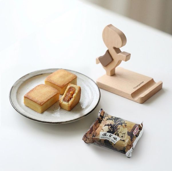 木匠兄妹 x 俊美食品 聯名 |【馬上旺旺來-鳳梨酥禮盒-固碳量131.18克】 金馬禮盒,企業送禮,年節禮盒,,聯名禮盒,精緻伴手禮首選,馬上旺旺,鳳梨酥禮盒,鳳梨酥,手機座
