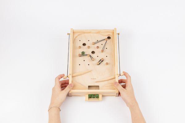 親子DIY | 園區體驗 |【美式彈珠台-固碳量2063克】| 40分鐘 一起創作 | 趣味童玩 | 手作體驗 | 線上預約 木匠,木匠兄妹,禮物,精品,居家用品,居家裝飾,台灣製造,交換禮物,造型,生日禮物,年節禮物,聖誕禮物,兒童節,療癒,木製,造型,童玩趣味,親子遊戲,益智,桌遊,彈珠