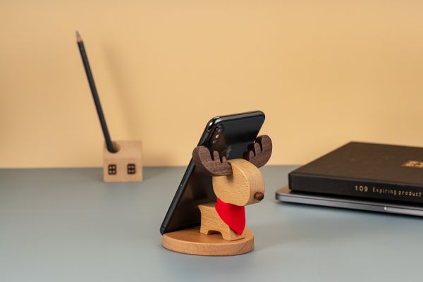 Reindeer phone holder 木匠,木匠兄妹,禮物,精品,辦公用品,居家用品,居家裝飾,台灣製造,交換禮物,造型,生日禮物,年節禮物,聖誕禮物,馴鹿,麋鹿,手機座,手機架,療癒