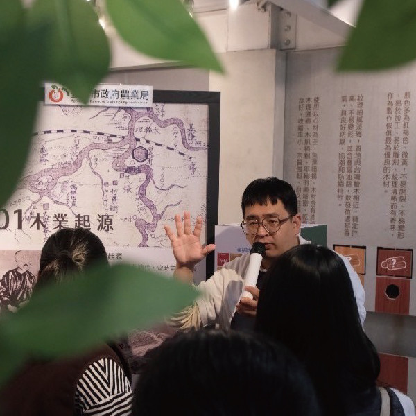 團體行程 |【 植感體驗日 | 創意DIY × 永續環保 × 園區探索體驗 】| 暑期安親、社團活動、企業團建共創永續新體驗！ 木匠,木匠兄妹,班親會,同學會,DIY,木工,戶外活動,室內場地,遊戲區,餐飲,沙坑,打卡,無障礙設施,哺乳室,尿布間,停車場,后里,台中