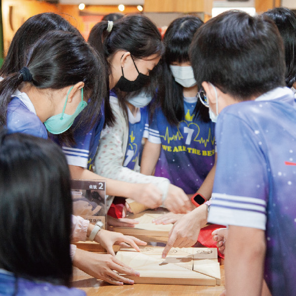 團體行程 |【 植感體驗日 | 創意DIY × 永續環保 × 園區探索體驗 】| 暑期安親、社團活動、企業團建共創永續新體驗！ 木匠,木匠兄妹,班親會,同學會,DIY,木工,戶外活動,室內場地,遊戲區,餐飲,沙坑,打卡,無障礙設施,哺乳室,尿布間,停車場,后里,台中