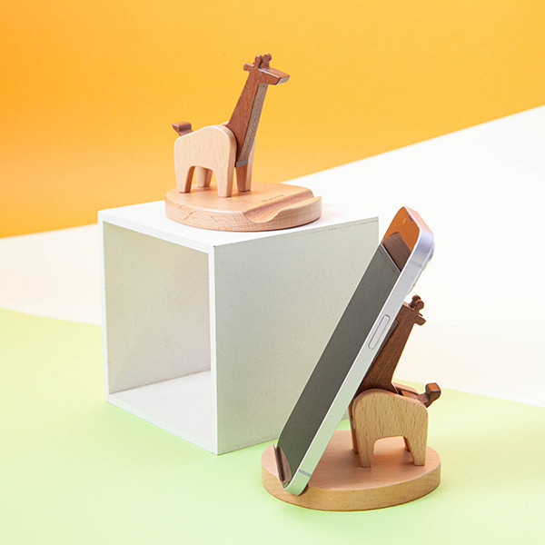Giraffe phone holder 木匠,木匠兄妹,禮物,精品,辦公用品,居家用品,居家裝飾,台灣製造,交換禮物,造型,生日禮物,年節禮物,聖誕禮物,長頸鹿,手機座,手機架,兒童節,療癒,木製,造型,收納,童玩趣味,台灣製造