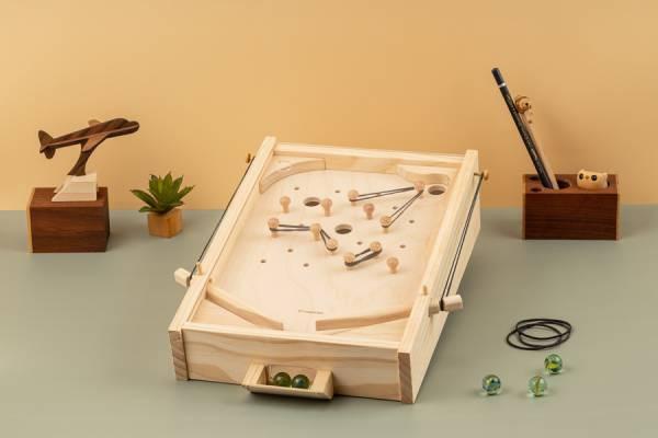 親子DIY | 園區體驗 |【美式彈珠台-固碳量2063克】| 40分鐘 一起創作 | 趣味童玩 | 手作體驗 | 線上預約 木匠,木匠兄妹,禮物,精品,居家用品,居家裝飾,台灣製造,交換禮物,造型,生日禮物,年節禮物,聖誕禮物,兒童節,療癒,木製,造型,童玩趣味,親子遊戲,益智,桌遊,彈珠