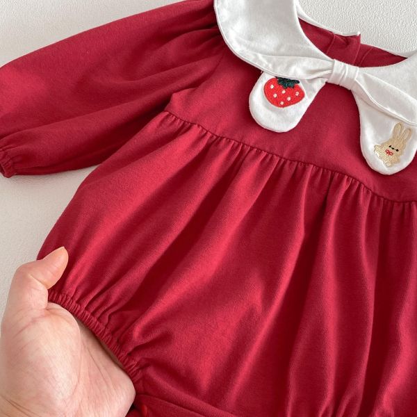 翻領草莓兔子刺繡包屁衣 