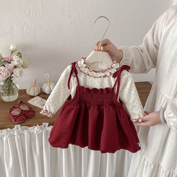 木耳立領點點上衣+酒紅綁帶吊帶裙 