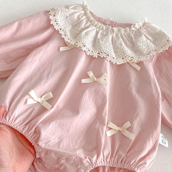 早春蕾絲翻領蝴蝶結包屁衣 