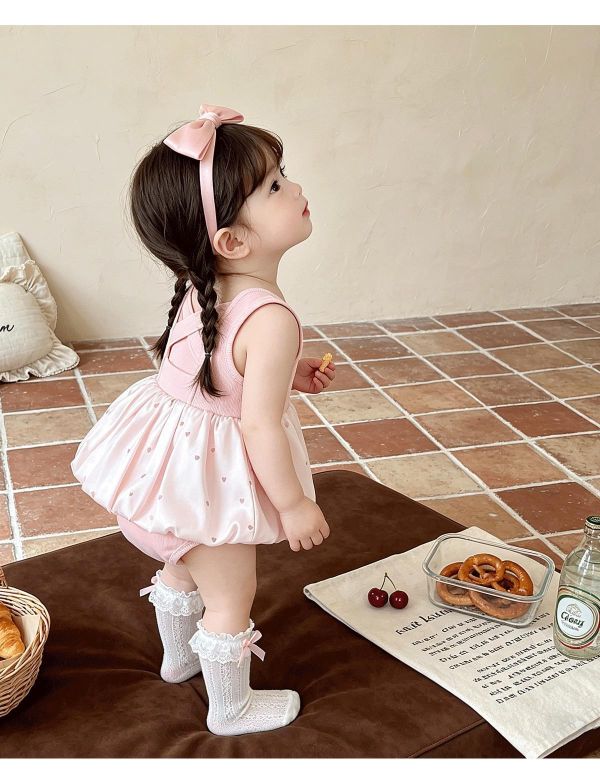 甜美蝴蝶結後露背點點包屁裙 