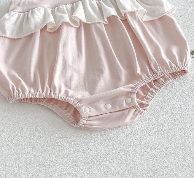 不對稱背心蕾絲拼接包屁衣 