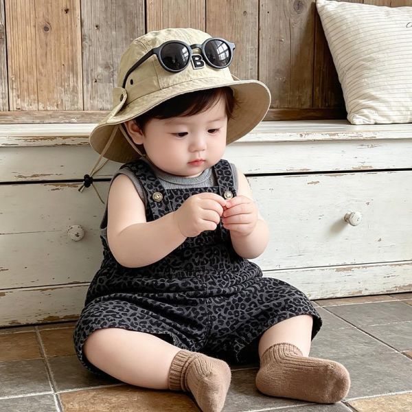 兩件式素背心+豹紋吊帶短褲套裝 