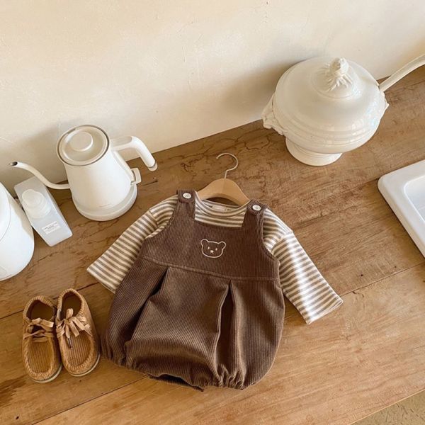條紋上衣+燈芯絨小熊吊帶褲 
