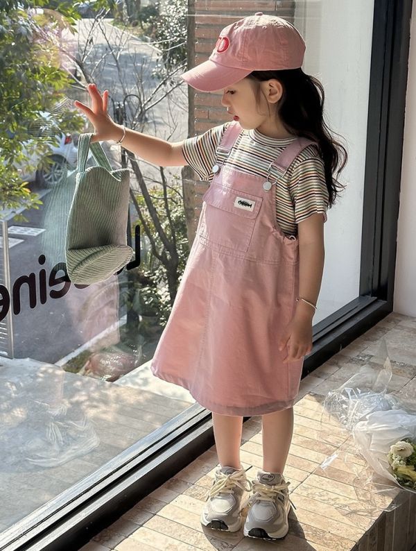 條紋上衣+粉色吊帶連身裙套裝 