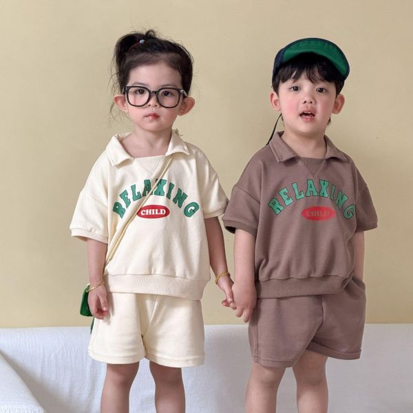 運動風翻領字母素色兩件式套裝 