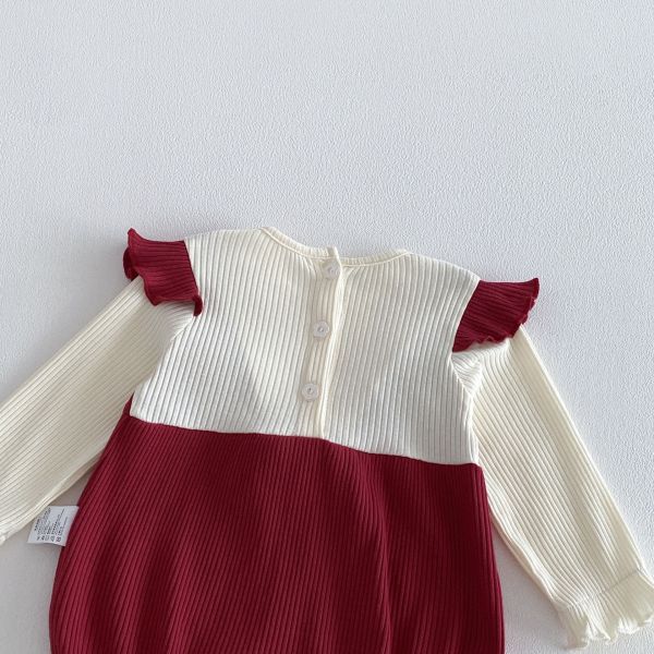 假兩件兔子刺繡V領包屁衣 