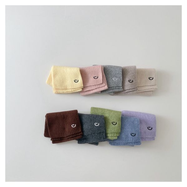 奶油色笑臉刺繡針織圍巾 